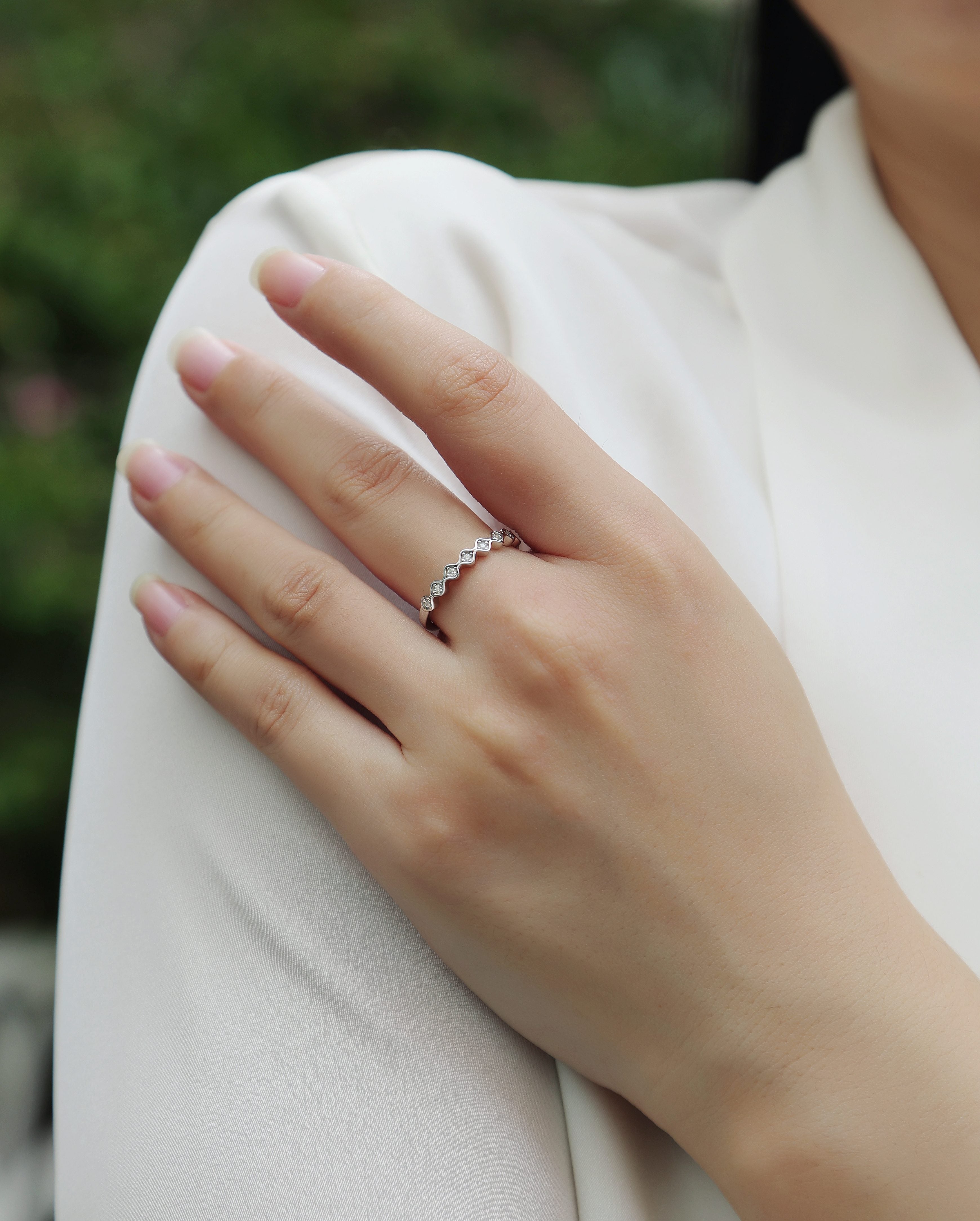 Sparkling - A Wedding Ring Moissanite Diamond.