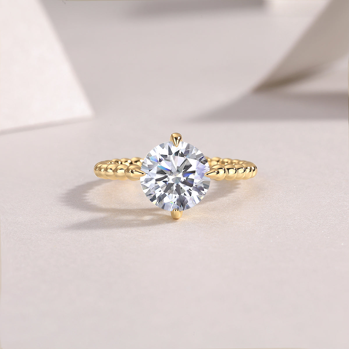 A Wedding Ring Set With 3-carat Moissanite S925 Silver And Gold-plated .
