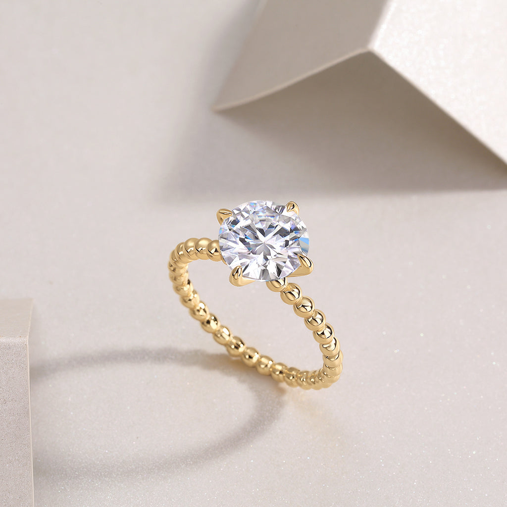 A Wedding Ring Set With 3-carat Moissanite S925 Silver And Gold-plated .